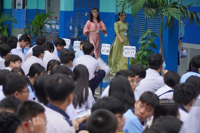 1,395 principals and vice principals affected when Ho Chi Minh City plans to reduce 704 educational institutions