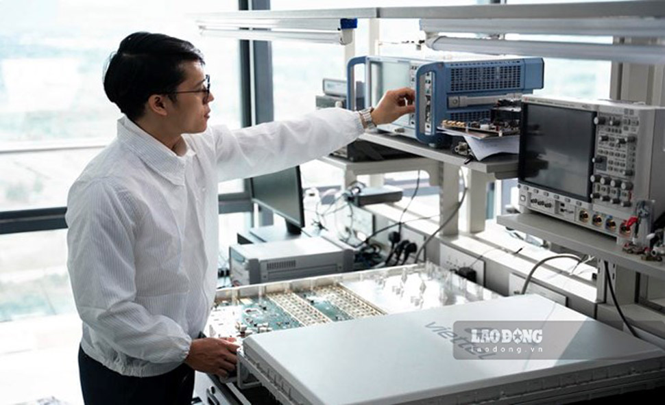 Nhận thù lao 300 triệu đồng/tháng với chức vụ Tổng công trình sư công nghệ chiến lược