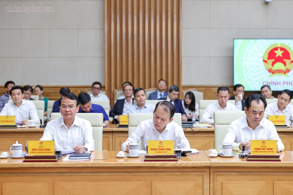 Các đại biểu tham dự cuộc làm việc của Thủ tướng Chính phủ với Ngân hàng Nhà nước và hệ thống các tổ chức tín dụng. Ảnh: VGP