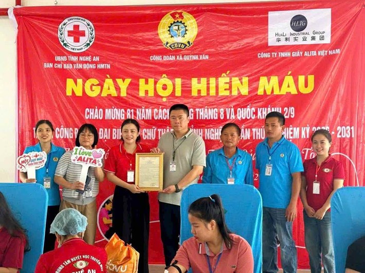 335 người lao động Công ty Giầy Alita Việt Nam tham gia hiến máu tình nguyện. Ảnh: Công đoàn Nghệ An
