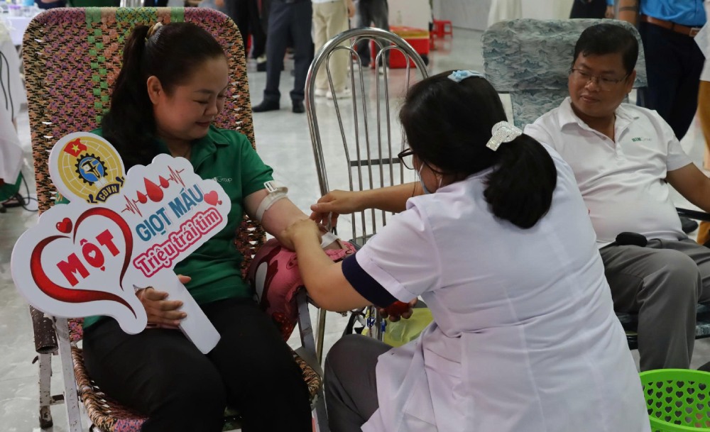 Đoàn viên, người lao động Phú Quốc hăng hái tham gia hiến máu tình nguyện