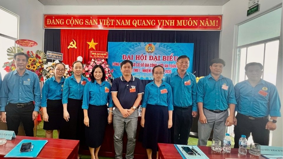 Đại hội Công đoàn cơ sở Gia công lưới an toàn Bến Tre lần thứ I