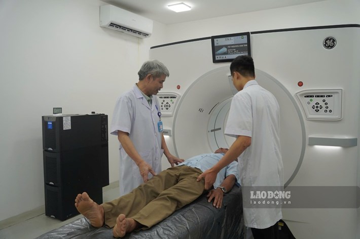 Chủ tịch Công đoàn cơ sở Bệnh viện Đa khoa Thái Bình là người có nhiều sáng kiến nâng cao chất lượng khám chữa bệnh. Ảnh: Lương Hà