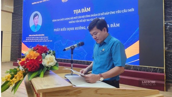 Phó Chủ tịch Tổng LĐLĐ Việt Nam Nguyễn Xuân Hùng phát biểu. Ảnh: Minh Hạnh
