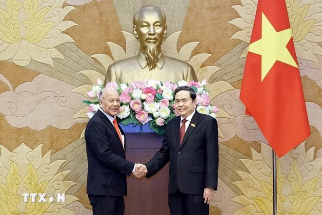 Politburo Member, National Assembly Chairman Tran Thanh Man receives Senator Alberto Anaya Gutiérrez, General Secretary of the Mexican Labor Party who is visiting and working in Vietnam. Photo: VNA
