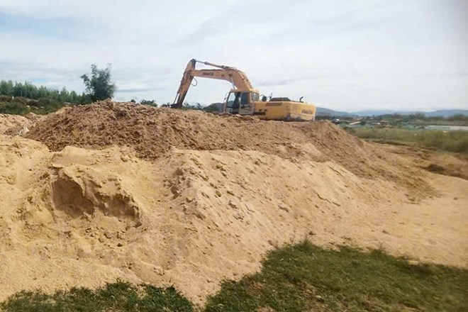 Công an phát hiện vụ khai thác cát trái phép trên sông Kôn, đoạn qua xã Tuy Phước Bắc, Gia Lai. Ảnh: Công an Gia Lai