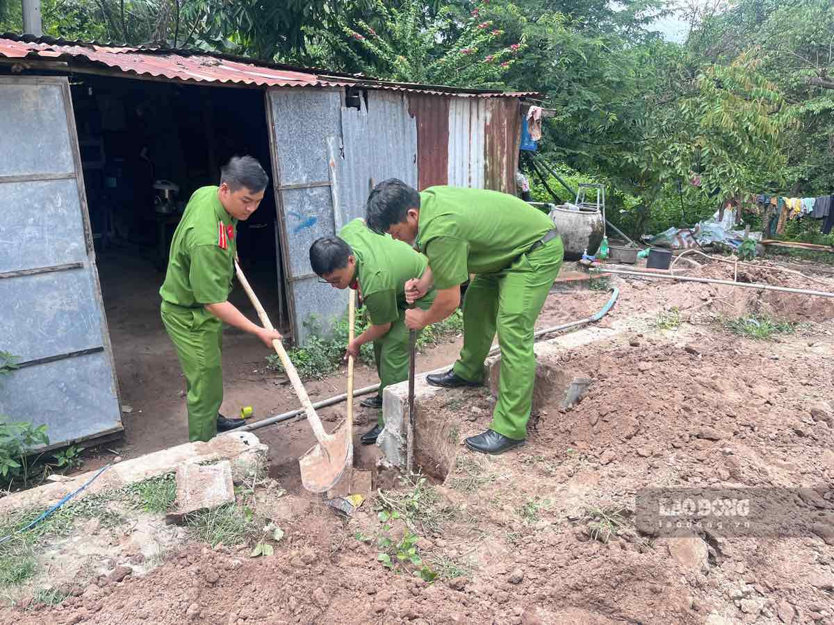 Xây dựng nhà Đại đoàn kết cho hộ dân bị ảnh hưởng bởi mưa lũ