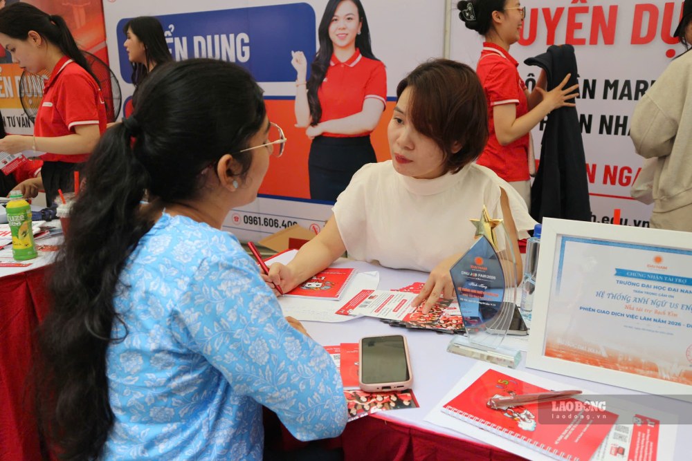 Nhu cầu tuyển dụng nhân lực ngành thương mại-dịch vụ chiếm 52% tổng nhu cầu tại Hà Nội