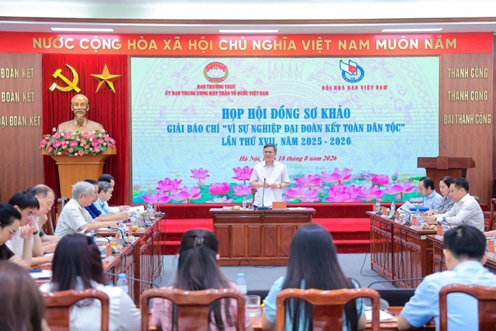 Quang cảnh họp Hội đồng Sơ khảo Giải báo chí "Vì sự nghiệp Đại đoàn kết toàn dân tộc" lần thứ XVII, năm 2025-2026. Ảnh: Hoài Nam/Mặt trận Tổ quốc