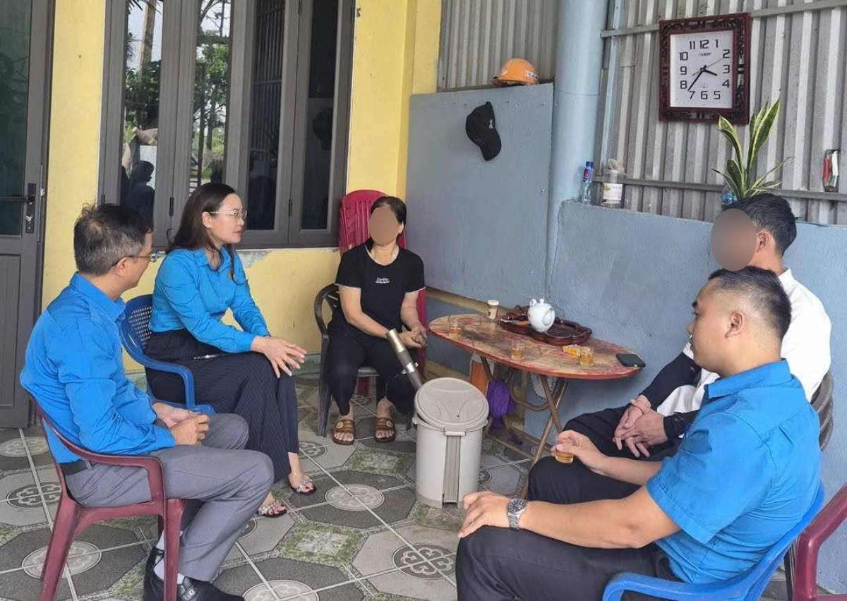 Công đoàn Ninh Bình thăm hỏi gia đình công nhân tử vong do tai nạn lao động