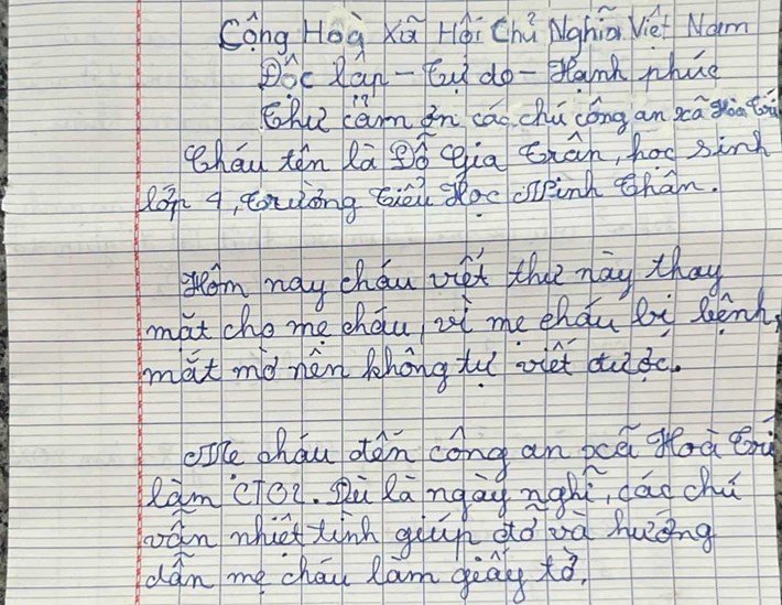 Học sinh lớp 4 đã viết thư tay và gửi lời cảm ơn chiến sĩ công an đã giúp mẹ. Ảnh: Công an xã Hòa Trí
