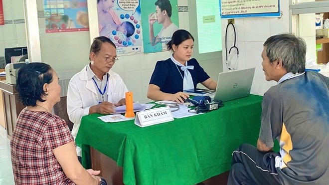 Vĩnh Long chủ động "gõ cửa từng nhà" khám sức khỏe miễn phí cho người dân
