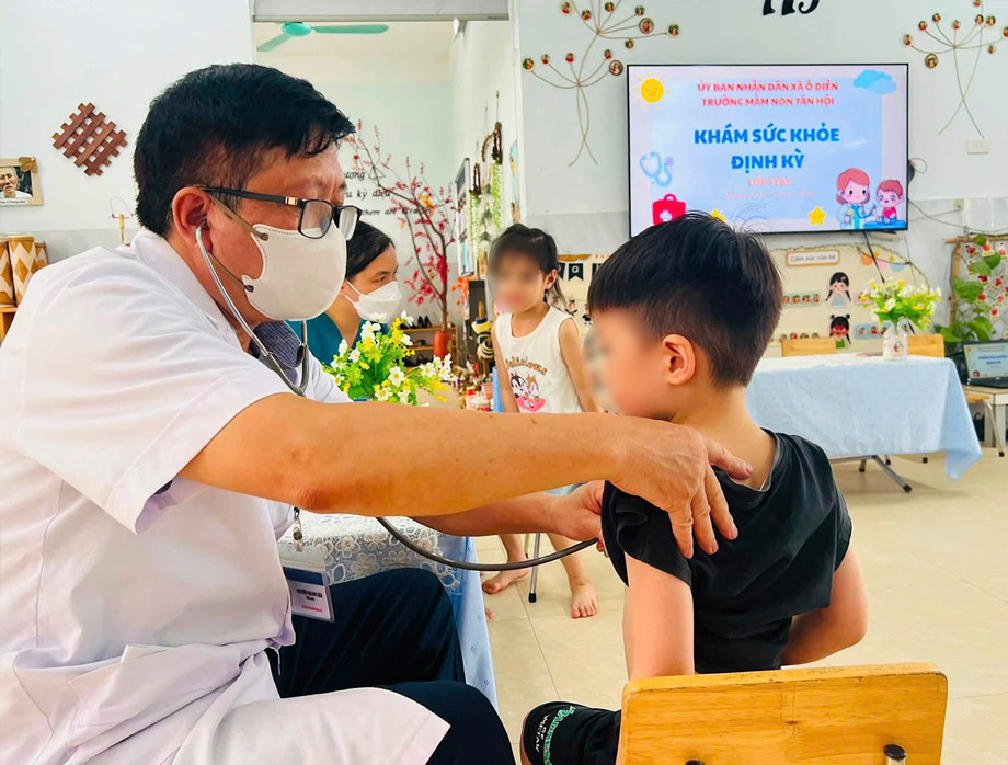 Đây là hoạt động nhằm chủ động phát hiện, đánh giá tình trạng sức khỏe của trẻ em, học sinh. Ảnh: Sở Y tế Hà Nội