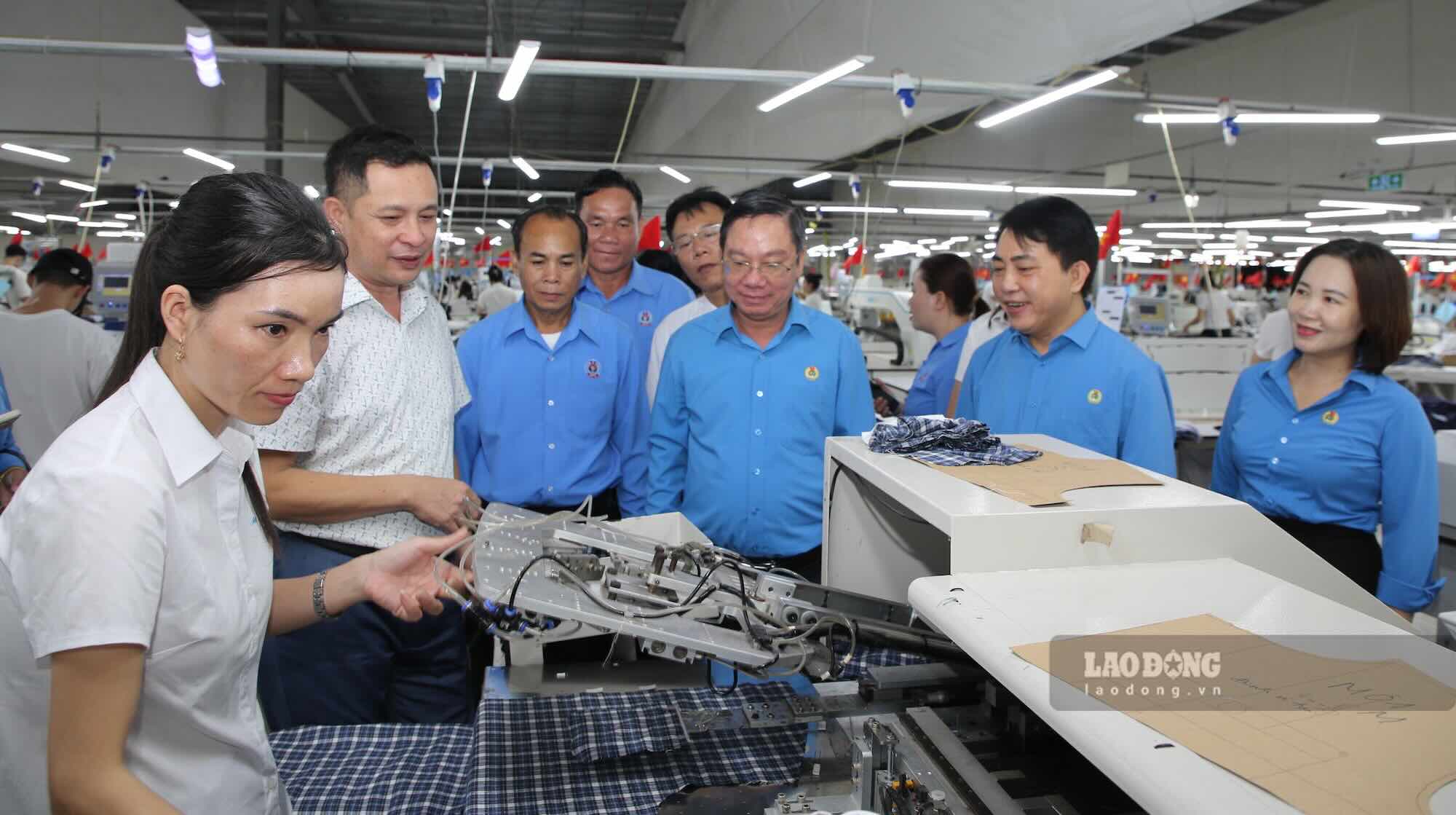 Hình ảnh trong buổi tham quan. Ảnh: Công Sáng