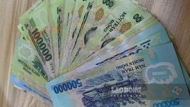 Đang hưởng trợ cấp thất nghiệp, đi làm ở nơi khác có được đóng BHXH bắt buộc?