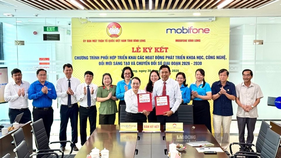 Vietnam Fatherland Front of Vinh Long province supports Lai Chau with 1 billion VND to overcome natural disasters