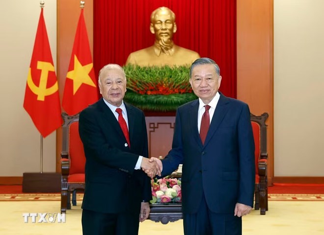 General Secretary and President To Lam receives Senator Alberto Anaya Gutierrez, General Secretary of the Mexican Labor Party, affirming that Vietnam always considers the Mexican Labor Party as a traditional and reliable partner of the Communist Party of Vietnam. Photo: Thong Nhat/VNA