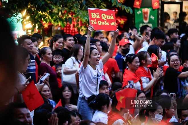 Bộ Nội vụ không tiếp thu đề xuất tăng thêm 2 ngày nghỉ dịp Quốc khánh. Trong ảnh là du khách và người dân tham gia các hoạt động A80 dịp 2.9.2025. Ảnh: Minh Dân