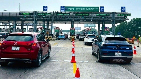 Thông báo thu phí quản lý ví điện tử của VETC trước đó nhận được nhiều ý kiến trái chiều của dư luận. Ảnh: Minh Hạnh