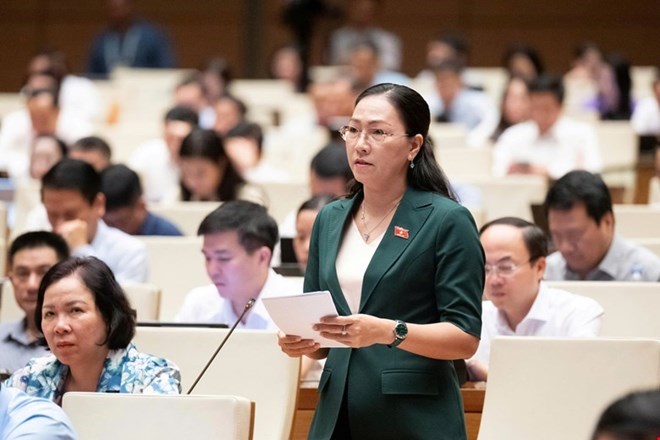Đại biểu Nguyễn Thị Yến Nhi cho rằng, muốn y tế cơ sở hoạt động hiệu quả phải đủ người, đủ thuốc, đủ thiết bị. Ảnh: Quochoi.vn