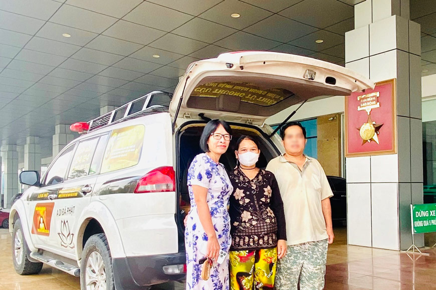 Những chuyến xe 0 đồng nối dài hành trình yêu thương với người bệnh khó khăn