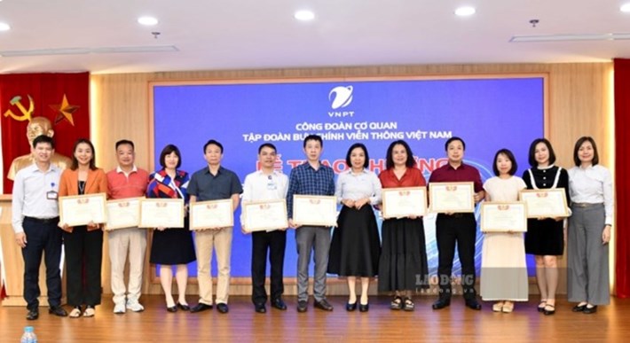 Cùng với chăm lo đoàn viên, lao động, thời gian qua, công tác khen thưởng được Công đoàn VNPT chú trọng, triển khai nhanh chóng, kịp thời. Ảnh: Quỳnh Chi