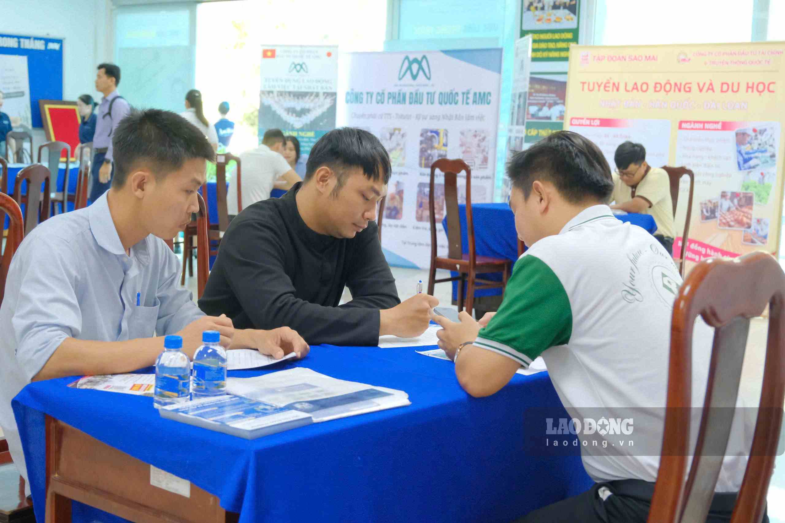 Người lao động tham gia Phiên