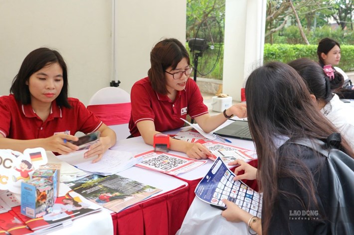 Phiên giao dịch việc làm lưu động phường Long Biên (Hà Nội) sẽ diễn ra sáng 22.8 có 74 doanh nghiệp tham gia, 2.966 chỉ tiêu tuyển dụng. Ảnh: Quỳnh Chi
