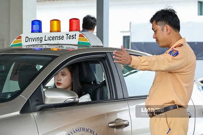 Bài thi đường trường có thêm phần kiểm tra kỹ năng vượt xe, chuyển làn