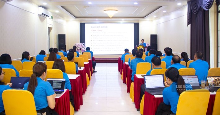 Cán bộ công đoàn xã, phường tham gia bồi dưỡng nghiệp vụ. Ảnh: Duy Chương
