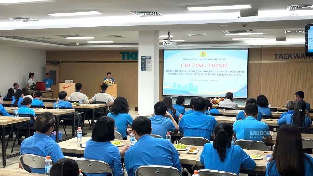 Công đoàn Công ty TKG Taekwang Vina thương lượng chính sách có lợi cho người lao động