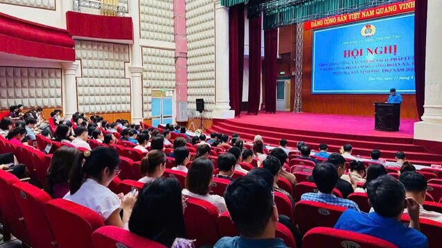 Liên đoàn Lao động tỉnh Phú Thọ cập nhật chính sách, pháp luật cho cán bộ công đoàn