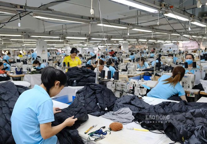 Bộ Nội vụ đề xuất bỏ quy định tiếp tục áp dụng mức lương tối thiểu cũ khi giảm vùng