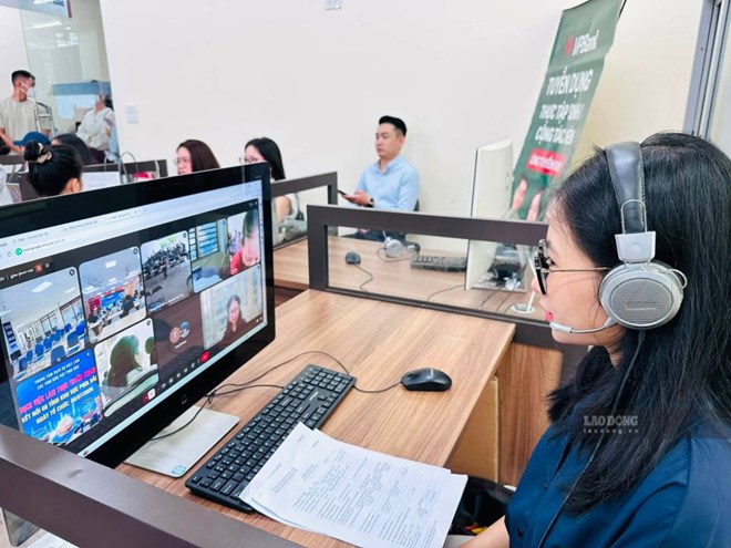 Anticipating business needs, training human resources right from the project attraction stage