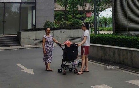 Receiving an early pension, still having health, many people want to find more jobs. Photo: Xuyen Dong