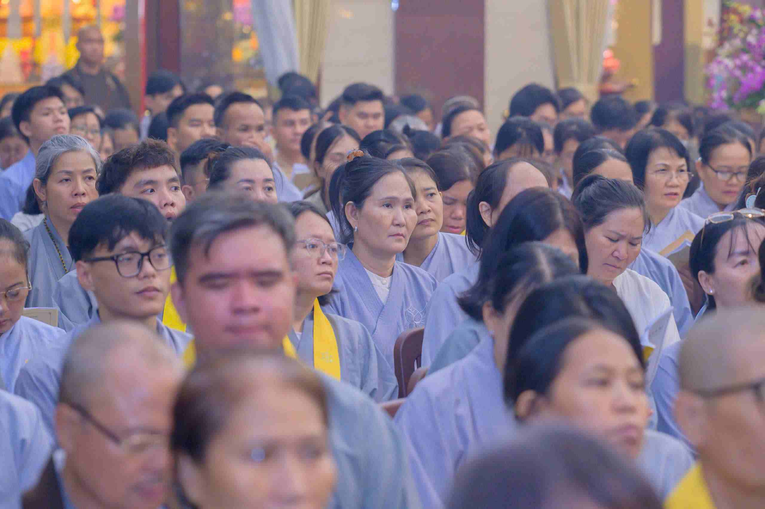 Việt Nam Quốc Tự kín người, xúc động dự lễ cầu siêu mùa Vu Lan