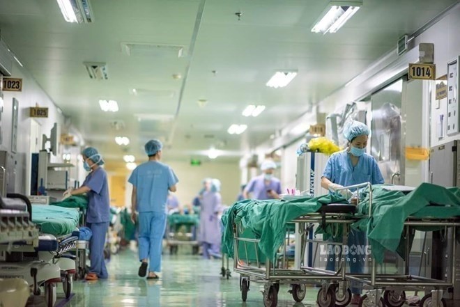 Bác sĩ nội trú và bác sĩ chuyên khoa khác nhau về đào tạo và mức lương