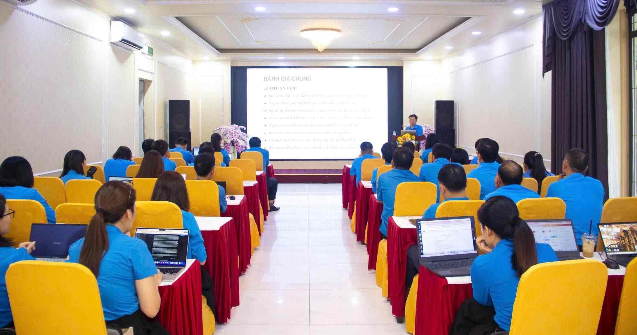 Tập huấn nghiệp vụ, nâng cao năng lực cán bộ Công đoàn xã, phường