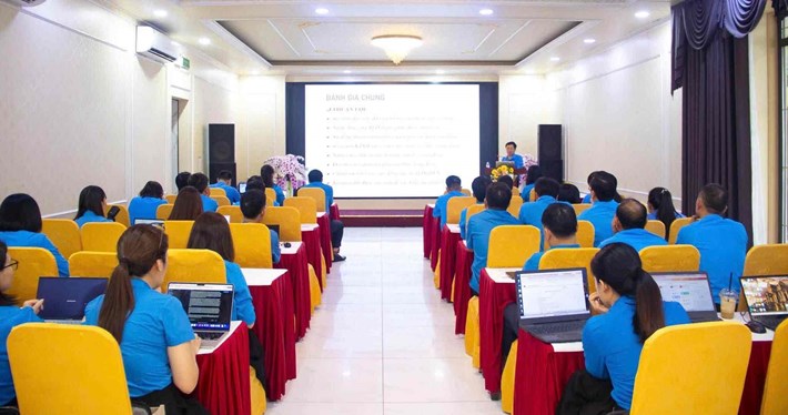 LĐLĐ Nghệ An tập huấn nghiệp vụ, nâng cao năng lực cán bộ cơ sở. Ảnh: Công đoàn Nghệ An