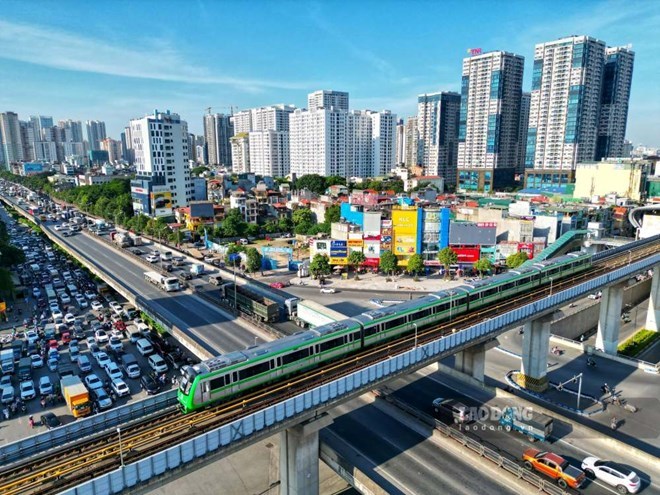 党的十四大为新的征程开辟了道路,决心取得突破和行动。 摄影:海阮