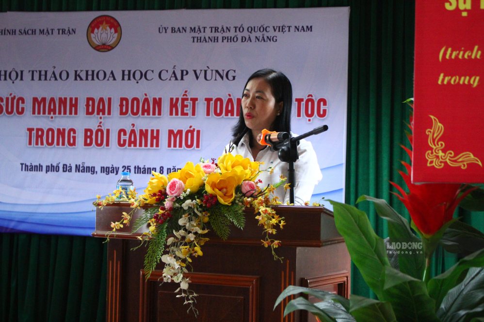 Bà Nguyễn Thị Thanh Phương, Phó Chủ tịch Uỷ ban Mặt trận Tổ quốc Việt Nam TP Đà Nẵng phát biểu khai mạc hội thảo. Ảnh: Bá Duy