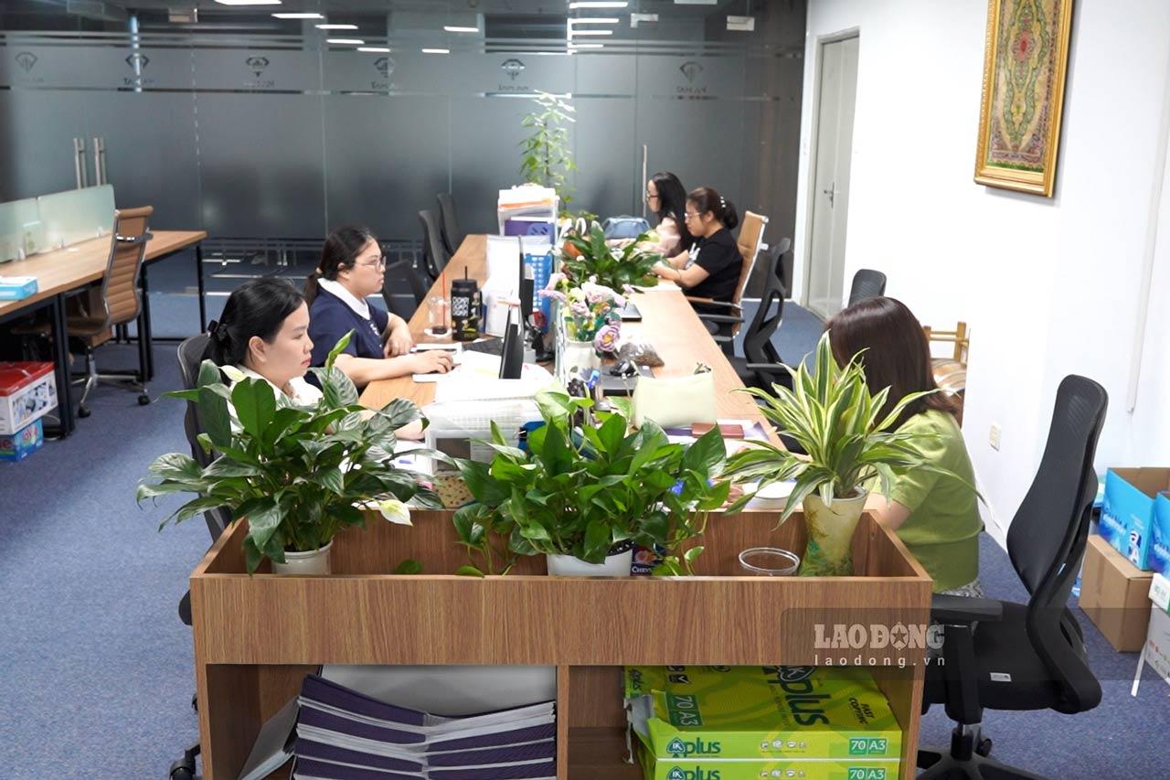 Người lao động kỳ vọng việc giảm thời giờ làm sẽ tạo thêm thời gian nghỉ ngơi, chăm sóc gia đình và cân bằng cuộc sống. Ảnh: Linh Anh