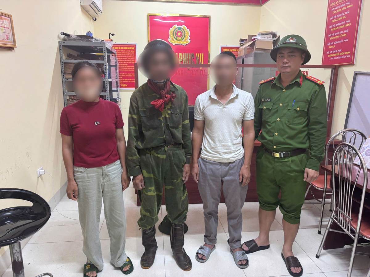 Công an Bắc Ninh kịp thời giúp đỡ người đi lạc giữa trời mưa bão