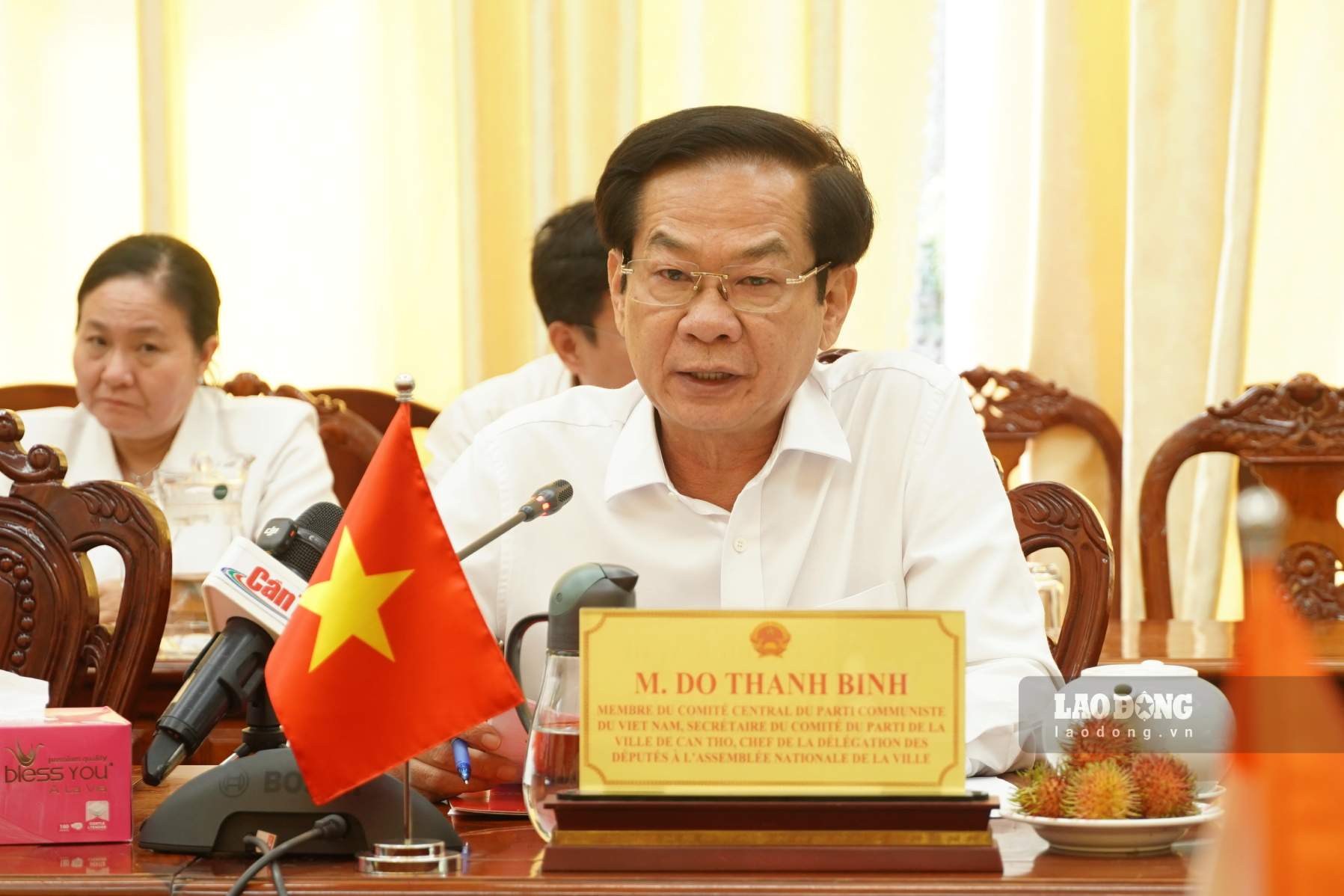Ông Đỗ Thanh Bình - Ủy viên Trung ương Đảng, Bí thư Thành ủy Cần Thơ phát biểu tại buổi làm việc. Ảnh: Tạ Quang
