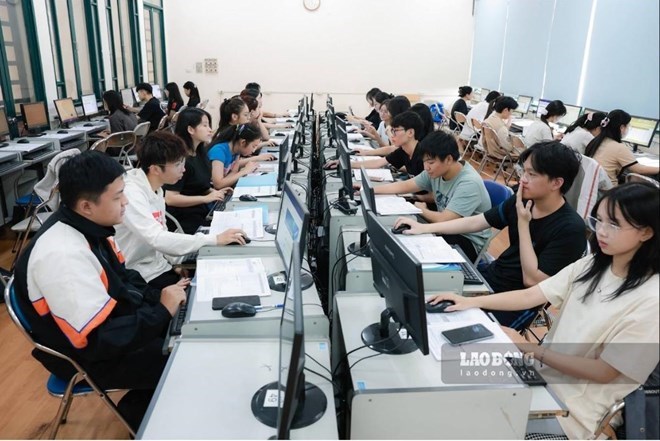 Giáo viên đề xuất tham khảo mô hình thi IELTS khi kiểm tra định kỳ trên máy tính