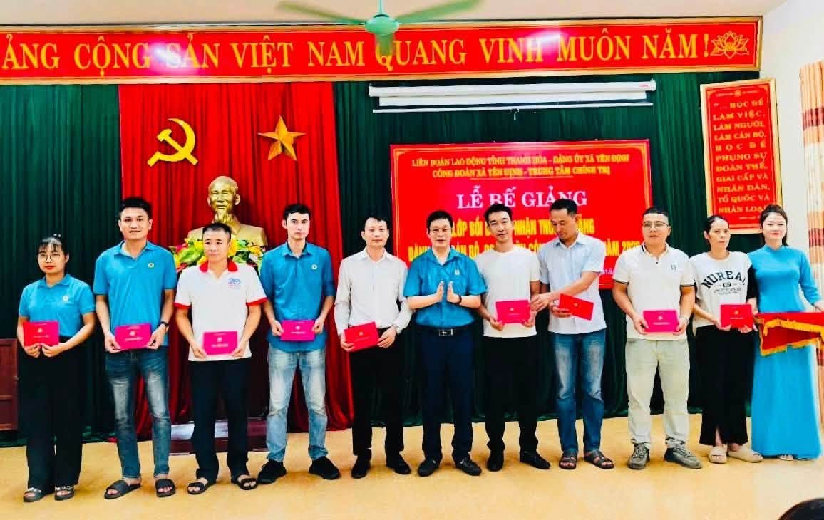 Bồi dưỡng nhận thức về Đảng cho đoàn viên ưu tú trong doanh nghiệp