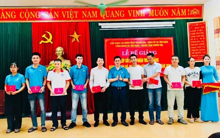 Bồi dưỡng đoàn viên ưu tú, tạo nguồn phát triển Đảng trong doanh nghiệp ở Yên Định. Ảnh: Công đoàn Thanh Hoá