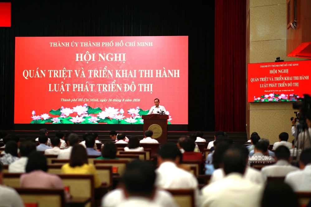 Bí thư Thành ủy TPHCM Trần Lưu Quang phát biểu tại hội nghị. Ảnh: Minh Quân