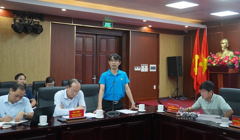 Đại diện công đoàn Công ty TNHH Yazaki Hải Phòng Việt Nam nêu ý kiến tại hội nghị. Ảnh: Mai Dung