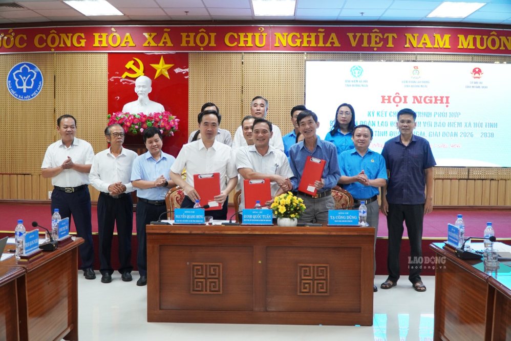 Liên đoàn Lao động tỉnh, Bảo hiểm xã hội tỉnh và Sở Nội vụ ký kết chương trình phối hợp giai đoạn 2026 - 2030. Ảnh: Viên Nguyễn